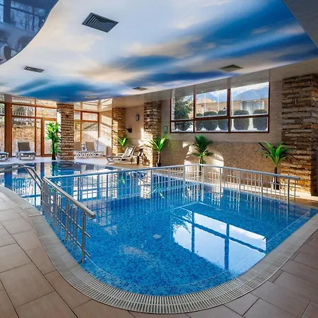 Wood & Aparthotel 4*