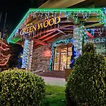Wood & Aparthotel 4*