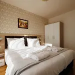 Aparthotel Wood & 4*