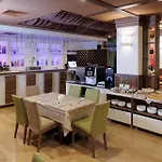 Wood & Aparthotel