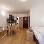 Aparthotel Wood & 4*