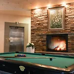 Wood & Aparthotel