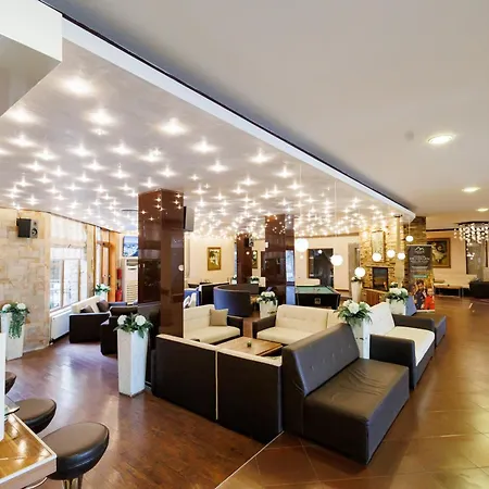 Апартхотел Wood & 4*