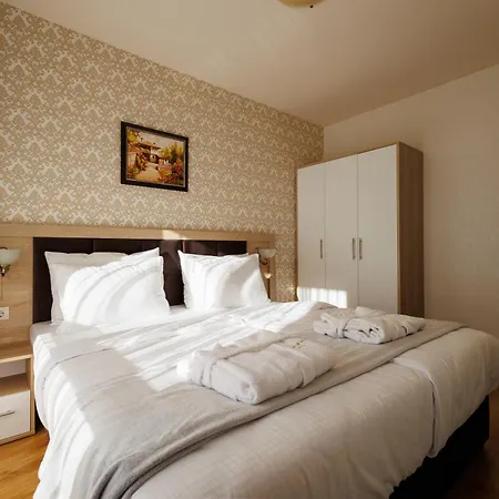 Hotel apartamentowy Wood & 4*