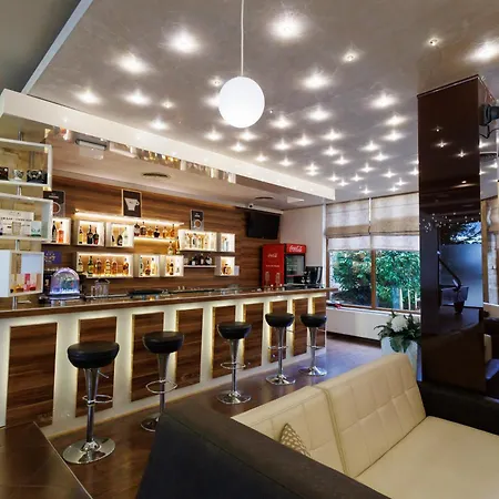 Wood & 4* Бансько