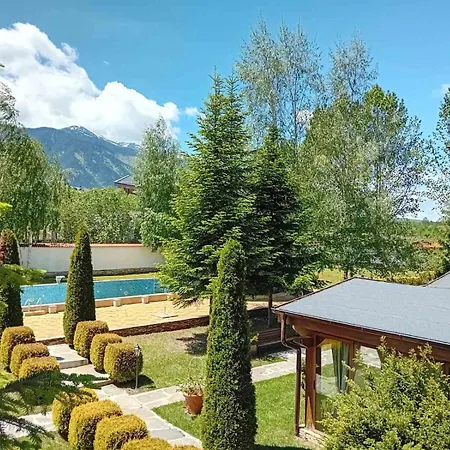 Wood & Lägenhetshotell Bansko