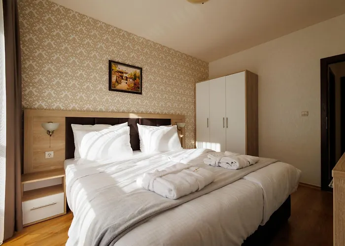 Aparthotel Wood & 4*