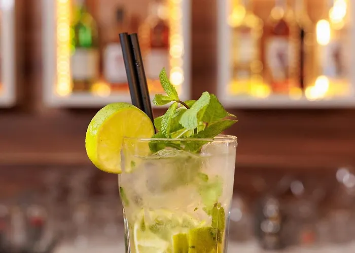 Aparthotel Wood & 4*