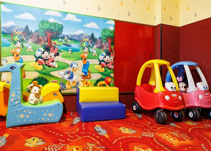 Aparthotel Wood & 4*